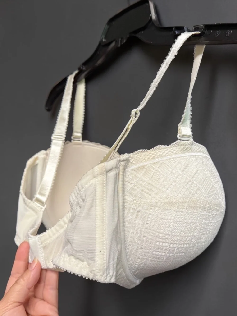 Ivory Lace Underwire Bra 34F Feminine Textured Bra
